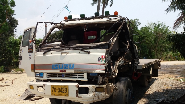 จัมโบ้วางเครื่อง175เครื่องส้มรถโดนข้างซ้ายมาไม่โดนคัสซีเครื่องติดวิ่งได้ครับ