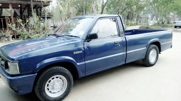 ขายด่วน รถกระบะมาสด้า B2500 สภาพพร้อมใช้งาน เครื่องแน่น ช่วงล่างดี ใช้บรรทุกของได้สบาย สนใจโทร. 080-7491645