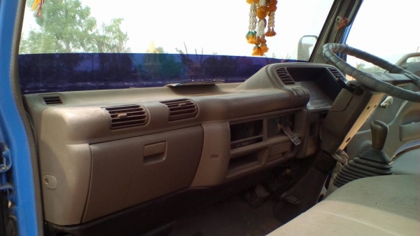 **350,000 บ.ต่อรอง/// 6ล้อบรรทุก ISUZU NPR-110 หัวการ์ตูน ห้างแท้ปี44 เครื่อง/เกียร์ เดิม แรงดี ช่วงล่างเดิม คัสซีสวย หัวสวยบางภายในสวยคตรบ กระบะพื้นไม้คอกเหล็ก4.30ม.สภาพสวย ยาง7.50/16 สภาพ70\% รถบอดี้เดิม สีสันสวยบาง พร้อมใช้ เล่มฯ ครบ **ขาย ISUZU NKR-110 **350,000 บ.ต่อรอง/// 6ล้อบรรทุก ISUZU NPR-110 หัวการ์ตูน ห้างแท้ปี44 เครื่อง/เกียร์ เดิม แรงดี ช่วงล่างเดิม คัสซีสวย หัวสวยบางภายในสวยคตรบ กระบะพื้นไม้คอกเหล็ก4.30ม.สภาพสวย ยาง7.50/16 สภาพ70\% รถบอดี้เดิม สีสันสวยบาง พร้อมใช้ เล่มฯ ครบ **ขาย ISUZU NKR-110