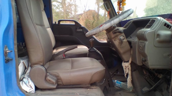 **350,000 บ.ต่อรอง/// 6ล้อบรรทุก ISUZU NPR-110 หัวการ์ตูน ห้างแท้ปี44 เครื่อง/เกียร์ เดิม แรงดี ช่วงล่างเดิม คัสซีสวย หัวสวยบางภายในสวยคตรบ กระบะพื้นไม้คอกเหล็ก4.30ม.สภาพสวย ยาง7.50/16 สภาพ70\% รถบอดี้เดิม สีสันสวยบาง พร้อมใช้ เล่มฯ ครบ **ขาย ISUZU NKR-110 **350,000 บ.ต่อรอง/// 6ล้อบรรทุก ISUZU NPR-110 หัวการ์ตูน ห้างแท้ปี44 เครื่อง/เกียร์ เดิม แรงดี ช่วงล่างเดิม คัสซีสวย หัวสวยบางภายในสวยคตรบ กระบะพื้นไม้คอกเหล็ก4.30ม.สภาพสวย ยาง7.50/16 สภาพ70\% รถบอดี้เดิม สีสันสวยบาง พร้อมใช้ เล่มฯ ครบ **ขาย ISUZU NKR-110