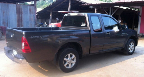 ขาย ISUZU DMAX Platinum 2.5 ddi SLX รถบ้านสวยสภาพดี มีประกันชั้น 1