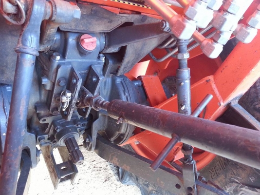 คูโบต้า L4708 4 WD พร้อมใบมีดตราช้าง