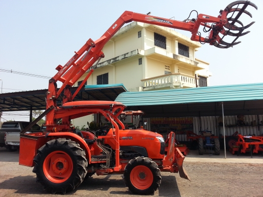 คูโบต้า L4708 4 WD พร้อมใบมีดตราช้าง