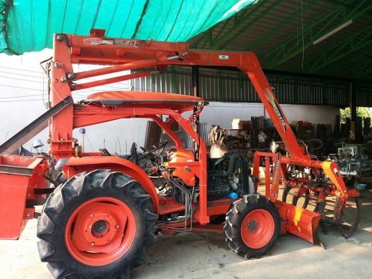 คูโบต้า L4708 4 WD พร้อมใบมีดตราช้าง