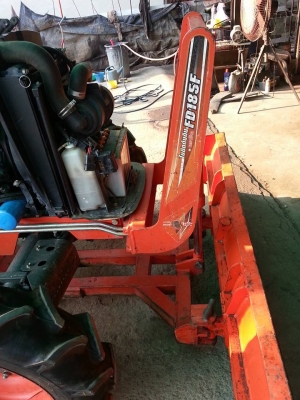 คูโบต้า L4708 4 WD พร้อมใบมีดตราช้าง