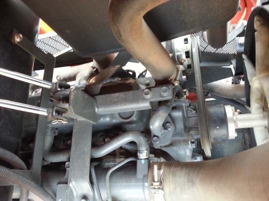 คูโบต้า L4708 4 WD พร้อมใบมีดตราช้าง