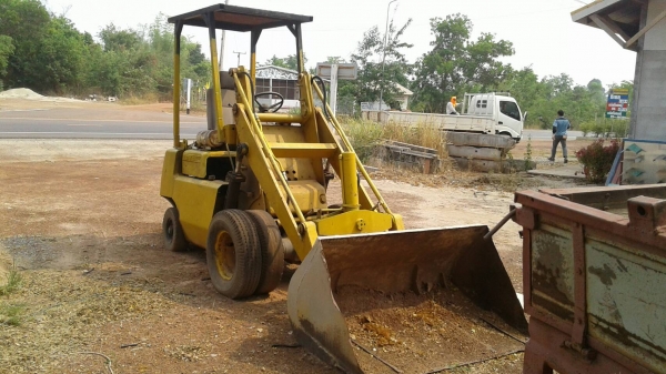 ขายด่วนรถตักล้อยางTOYOTAตัก1คิวรถสวยสภาพใช้งานดีมาก