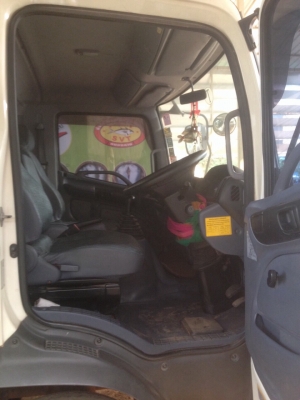 ขาย 6 ล้อ ฮีโน่ เมก้า 175 แรง ปี 56  ตู้เปียก ยาว 5.5 ม. สภาพเดิมสวยพร้อมใช้  จัดแนนท์ได้ครับ สนใจติดต่อ 081-9420141  ,  081-5715326