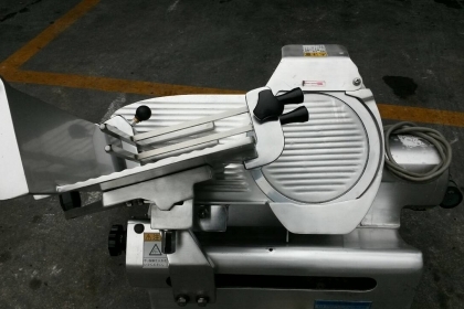 ...ขาย เครื่องสไลด์หมู-เนื้อ อัตโนมัติ สภาพสวยพร้อมใช้ นำเข้าญี่ปุ่น