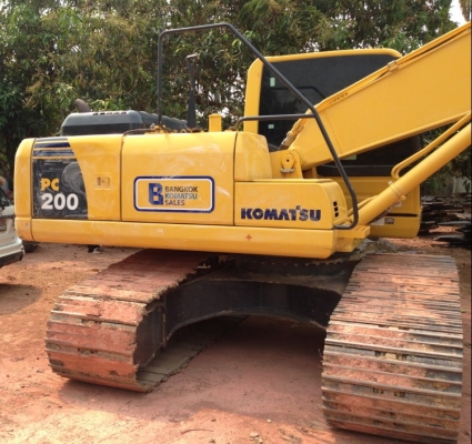ขายด่วน!! komatsu PC200-8MO  2,800 ชม.สภาพสวยมากค่ะ