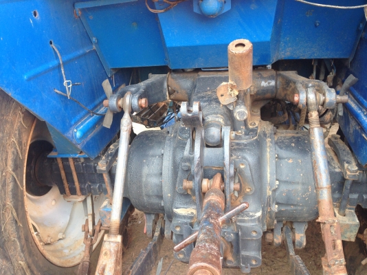 ขายรถไถ 2 เพลา  Ford 6640 มีภาพวีดีโอ สภาพสวยพร้อมใช้ ผานดันหน้า และผาน 6 ราคา685,000 บาท ต่อรองได้ครับ โทร 081-9972972 089-8451778