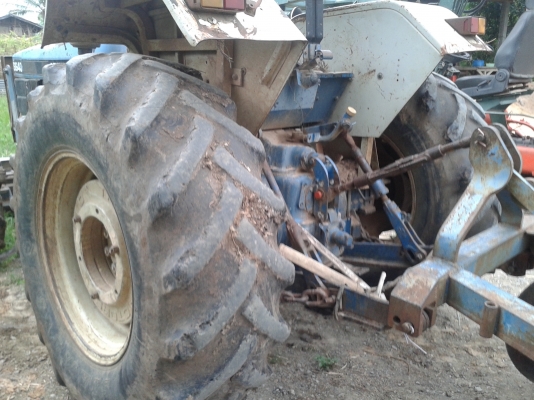 ขายฟอร์ด6640เพลาเดียว อุปกรณ์4ชิ้น พร้อมใช้สุดๆ