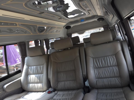 โทร 0922726669 ตันหยงเบสท์รถตู้ฝั่งธน COMMUTER ปี 2010 ดีเซลล์ แต่งวีไอพี  เบาะหนัง 3 แถว ราคา 859,000 บาท