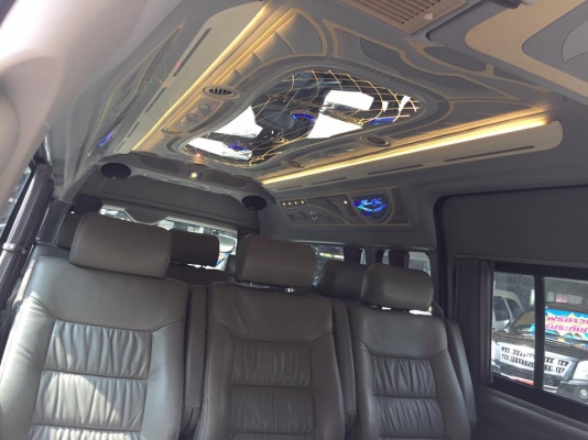 โทร 0922726669 ตันหยงเบสท์รถตู้ฝั่งธน COMMUTER ปี 2010 ดีเซลล์ แต่งวีไอพี  เบาะหนัง 3 แถว ราคา 859,000 บาท