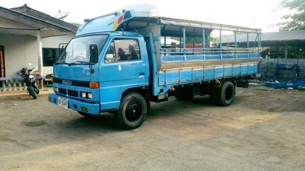 ขาย NPR 59 PU5M.  4BD1. 115. แรง รถห้างแท้ ยาว 5 ม.  มีหลังคาพร้อม เครื่องดี คันซีเทพราคา325000ต่อรองได้  0906312519