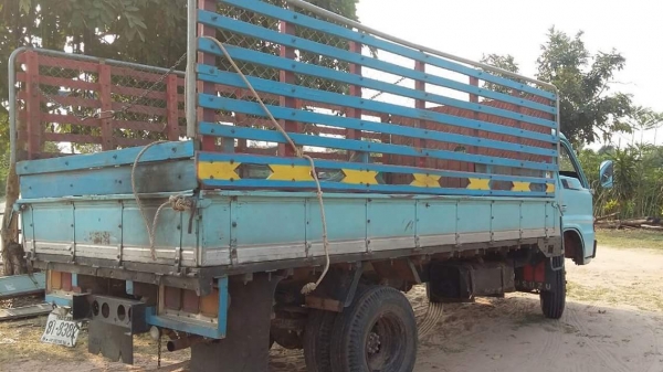 ขายรถ6ล้อ เครื่อง100แรง ยาว4.30เมตร สภาพดี แคชซีสวย ยางดี เอกสารพร้อมโอน สนใจโทร 090-8588220คุณนะ 093-3258446คุณบิว หรือเข้าดูสินค้าอื่นๆได้ที่ www.truck.in.th/498 หรือเพจFacebook ณรงค์ ซื้อขายรถมือสอง (เว็บไซต์ส่วนตัว) หรือFacebook คุณนะ รถบรรทุก