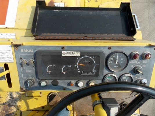 ขายด่วนแพ็คคู่ รถปูยาง 6 เมตรพร้อมรถบด 7 ล้อsakai