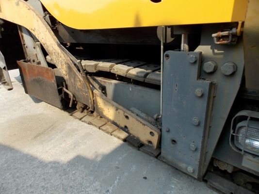 ขายด่วนแพ็คคู่ รถปูยาง 6 เมตรพร้อมรถบด 7 ล้อsakai