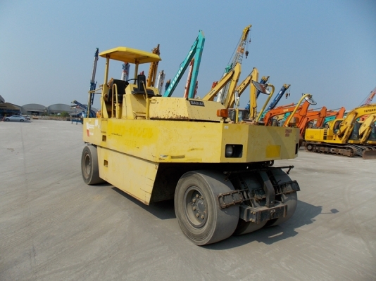 ขายด่วนแพ็คคู่ รถปูยาง 6 เมตรพร้อมรถบด 7 ล้อsakai