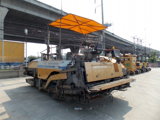 ขายด่วนแพ็คคู่ รถปูยาง 6 เมตรพร้อมรถบด 7 ล้อsakai