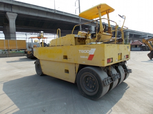 ขายด่วนแพ็คคู่ รถปูยาง 6 เมตรพร้อมรถบด 7 ล้อsakai