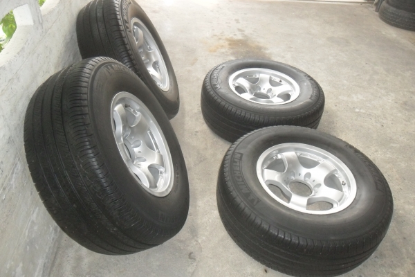 ล้อแม็ก16นิ้ว6รู กว้าง8นิ้วET8 พร้อมยาง สวยๆ 4 ล้อ ราคา 7900 บาท ล้อแม็ก16นิ้ว6รู กว้าง8นิ้วET8 พร้อมยาง สวยๆ 4 ล้อ ราคา 7900 บาท