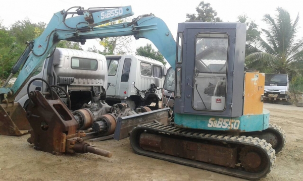 ขายรถขุด HANIX S&amp;B 550 ขนาด 5 ตัน