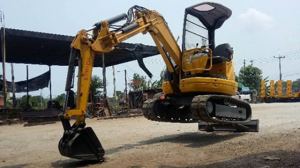 ขายแม็คโครเจาะดิน KOMATSU..PC28UU-2 รุ่น 3D84 ดอกดำไม่รวมหัวสว่าน