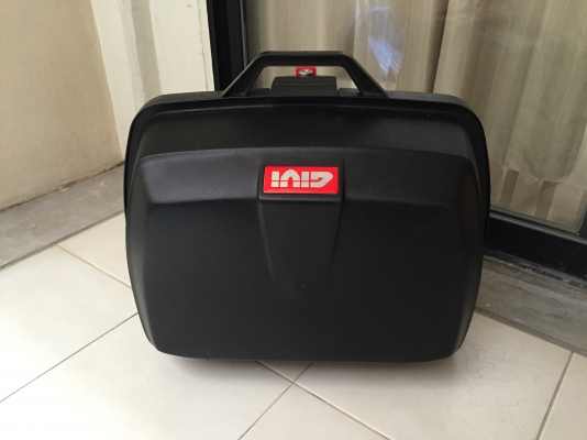 ขายกระเป๋า GIVI รุ่น E20N ขนาด 39 ลิตร สภาพมือหนึ่งจ้า