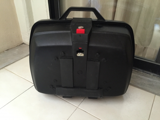 ขายกระเป๋า GIVI รุ่น E20N ขนาด 39 ลิตร สภาพมือหนึ่งจ้า