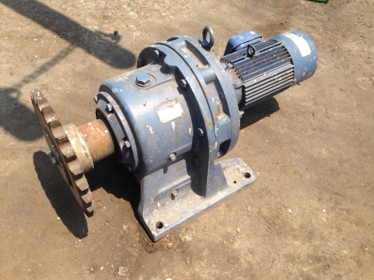 ขายมอเตอร์เกียร์ Cycro drive Sumitomo 2HP. 380V มีระบบเบรคในตัว อัตราทด 1:559 เพลาออกประมาณ 2.5รอบต่อนาที สภาพสวย พร้อมใช้งาน ขายมอเตอร์เกียร์ Cycro drive Sumitomo 2HP. 380V มีระบบเบรคในตัว อัตราทด 1:559 เพลาออกประมาณ 2.5รอบต่อนาที สภาพสวย พร้อมใช้งาน