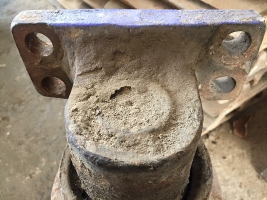 แคเรีย hitachi ex200-2-3 เก่าญี่ปุ่น ราคา 2,000 บาท