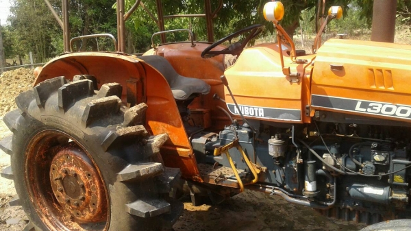 ขายคูโบต้า L3001 เครื่องเกียร์ไฮโดรลิกดี  พร้อมใช้งาน ครับ