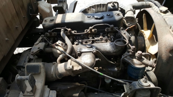 รถอีซูซู 6 ล้อ ( ไม่ดั้ม ) NKR 110 แรงม้า.   สนใจติดต่อ  081 - 6079515