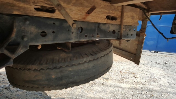 รถอีซูซู 6 ล้อ ( ไม่ดั้ม ) NKR 110 แรงม้า.   สนใจติดต่อ  081 - 6079515