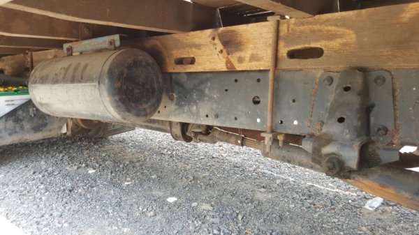 รถอีซูซู 6 ล้อ ( ไม่ดั้ม ) NKR 110 แรงม้า.   สนใจติดต่อ  081 - 6079515