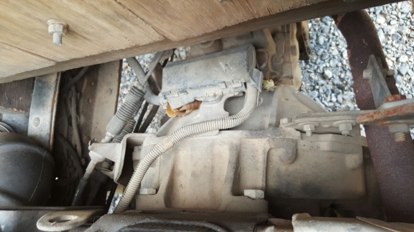 รถอีซูซู 6 ล้อ ( ไม่ดั้ม ) NKR 110 แรงม้า.   สนใจติดต่อ  081 - 6079515