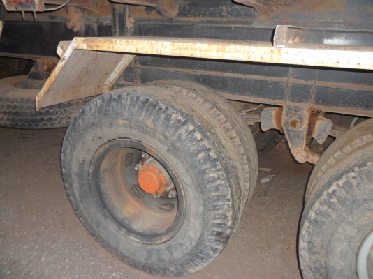 หางพ่วง ยาว 6  เมตร80   3 เพลาดั้ม  สนใจ โทร089  9383433