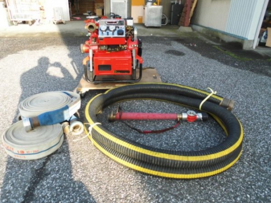 เครื่องดับเพลิง tohatsu เก่านอกสภาพเยี่ยม