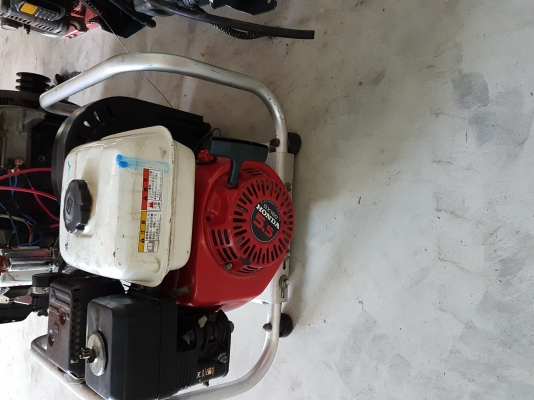 ปั้มฉีดยา พร้อมเครื่องยนต์ honda 5.5 เก่าญี่ปุ่น
