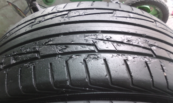 ยาง 215-45R17 ปี 13 ยี่ห้อ Goodyear Eagle F1