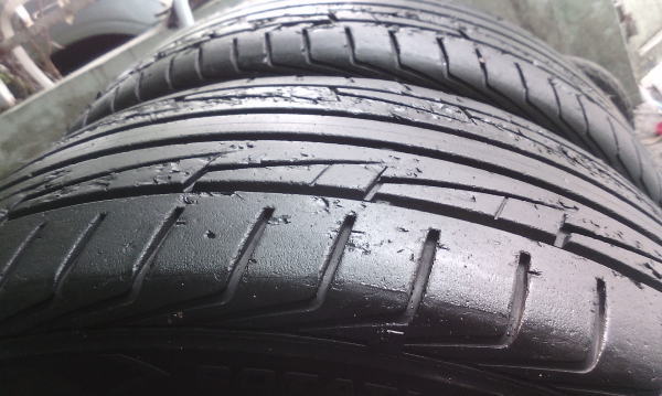 ยาง 215-45R17 ปี 13 ยี่ห้อ Goodyear Eagle F1