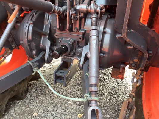 ขายรถไถคูโบต้า L4708(4WD)2เพลา พร้อมอุปกรณ์ใบมีดดันดินหน้าและโลเตอร์รีจอบหมุน รถสวย ใช้งาน 700 ชม. ขายราคา 398,000 บาท สนใจติดต่อ 081-9136451 ค่ะ หรือ ขอดูรูปเพิ่มเติมได้ทาง line:bow6451 ค่ะ