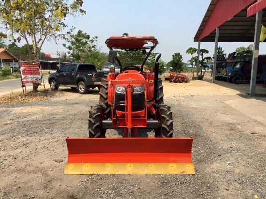 ขายรถไถคูโบต้า L4708(4WD)2เพลา พร้อมอุปกรณ์ใบมีดดันดินหน้าและโลเตอร์รีจอบหมุน รถสวย ใช้งาน 700 ชม. ขายราคา 398,000 บาท สนใจติดต่อ 081-9136451 ค่ะ หรือ ขอดูรูปเพิ่มเติมได้ทาง line:bow6451 ค่ะ