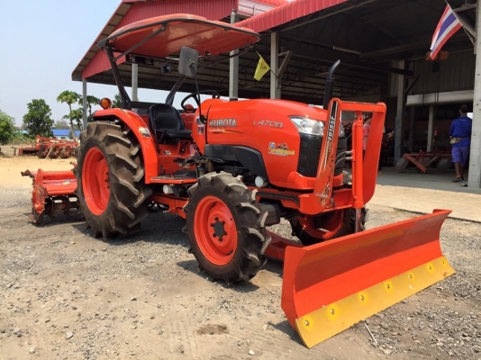 ขายรถไถคูโบต้า L4708(4WD)2เพลา พร้อมอุปกรณ์ใบมีดดันดินหน้าและโลเตอร์รีจอบหมุน รถสวย ใช้งาน 700 ชม. ขายราคา 398,000 บาท สนใจติดต่อ 081-9136451 ค่ะ หรือ ขอดูรูปเพิ่มเติมได้ทาง line:bow6451 ค่ะ