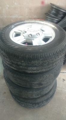 ขายเเม๊กเชฟโรเเลต พร้อมยาง 205/70/15 ปี2011