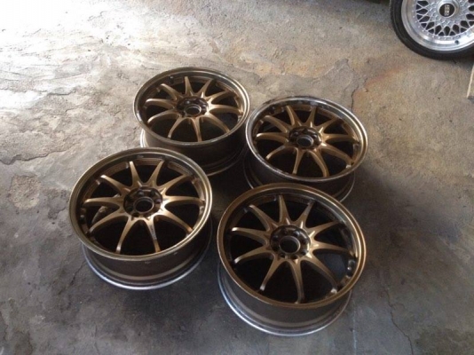 ขายแม็ก ce28 4รู100 ขอบ17 กว้าง7 et42 ไม่มีซ่อม เก็บสีขอบหน่อย จำนวน4วง ราคา6000บาท โทร0924462525โส กทม