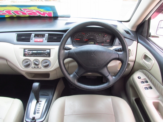 TOYOTA AVANZA 1.5E AT ปี 2010