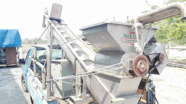 ** SOLD ** สกรูลำเลียง อาหาร/วัตถุดิบ วัสดุสแตนเลสทั้งตัวและโครงสร้าง สภาพใหม่มากๆ ไฟ 380V อุปกรณ์ครบทุกชิ้นพร้อมใช้งาน.