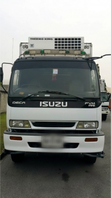 ขาย 10 ล้อ อีซูซุ เดก้า 195 แรง ปี 43 ตู้เย็นพร้อมเครื่องทำความเย็นยาว 6 ม. สภาพเดิมสวยพร้อมใช้  จัดแนนท์ได้ครับ สนใจติดต่อ 081-9420141  ,  081-5715326